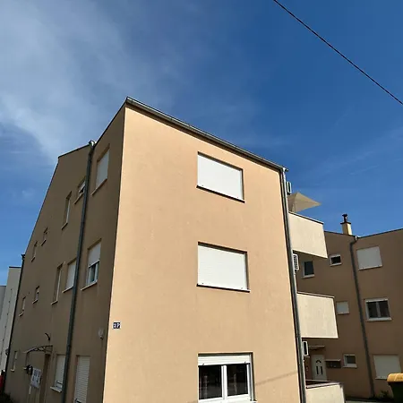 Kiko Apartman *